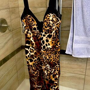 Cache size 8, leopard print dress